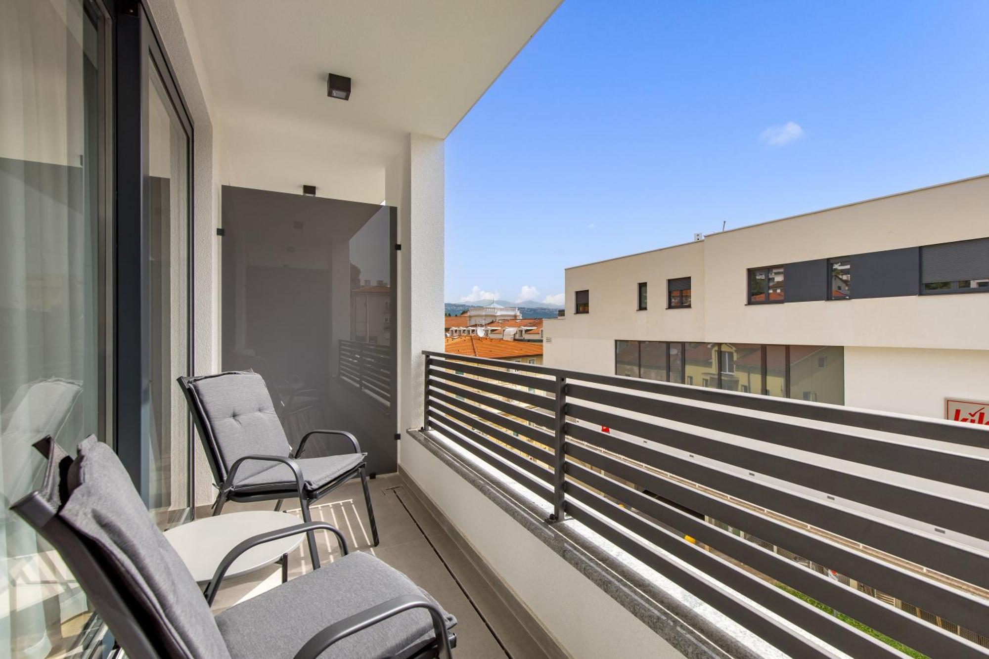 Belinda Apartments With Balcony & Private Parking Opatija Dış mekan fotoğraf