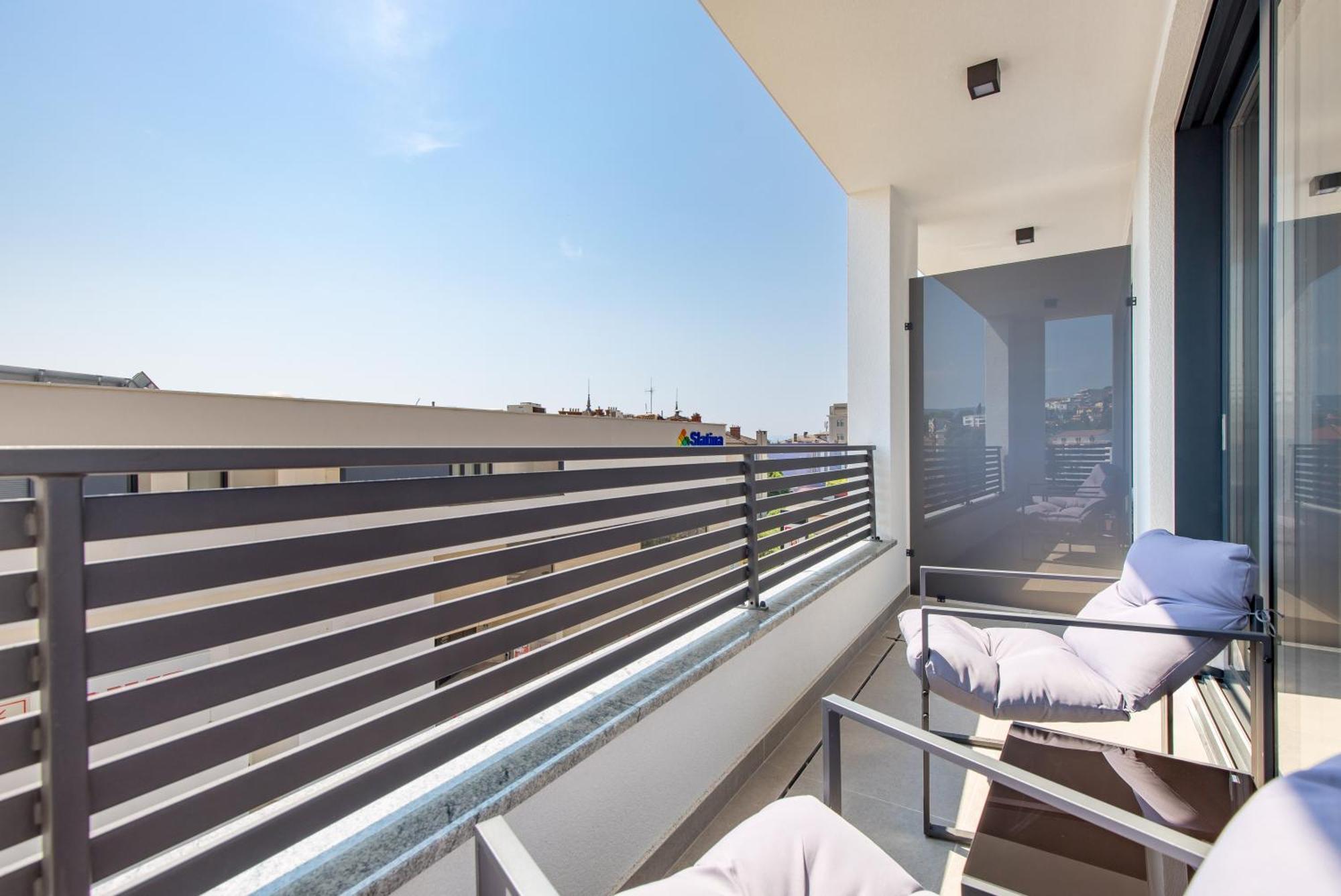 Belinda Apartments With Balcony & Private Parking Opatija Dış mekan fotoğraf