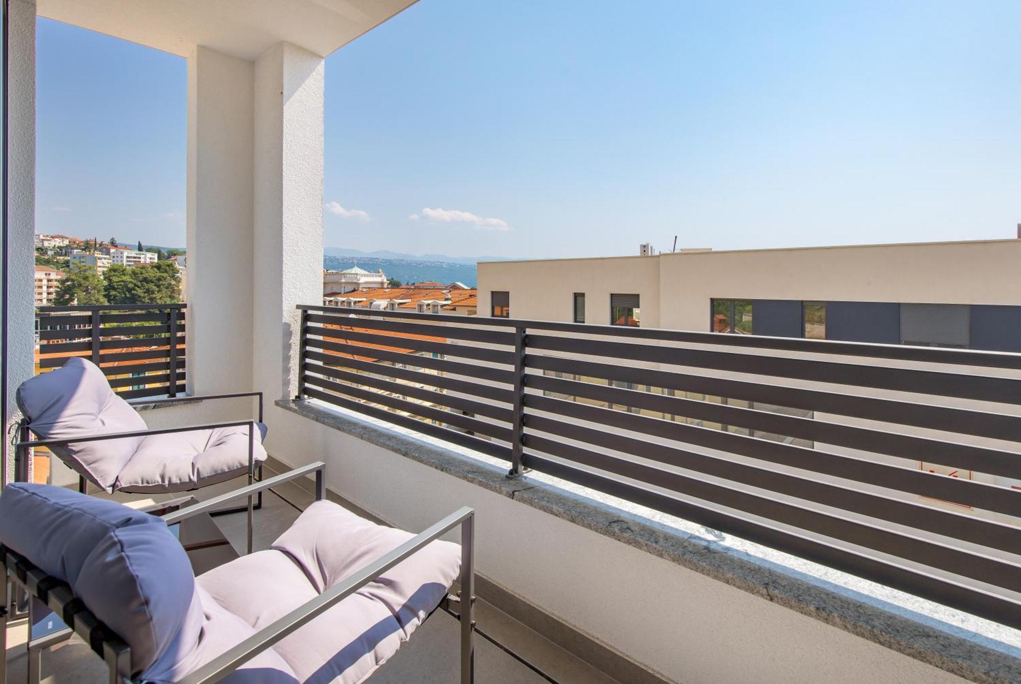 Belinda Apartments With Balcony & Private Parking Opatija Dış mekan fotoğraf