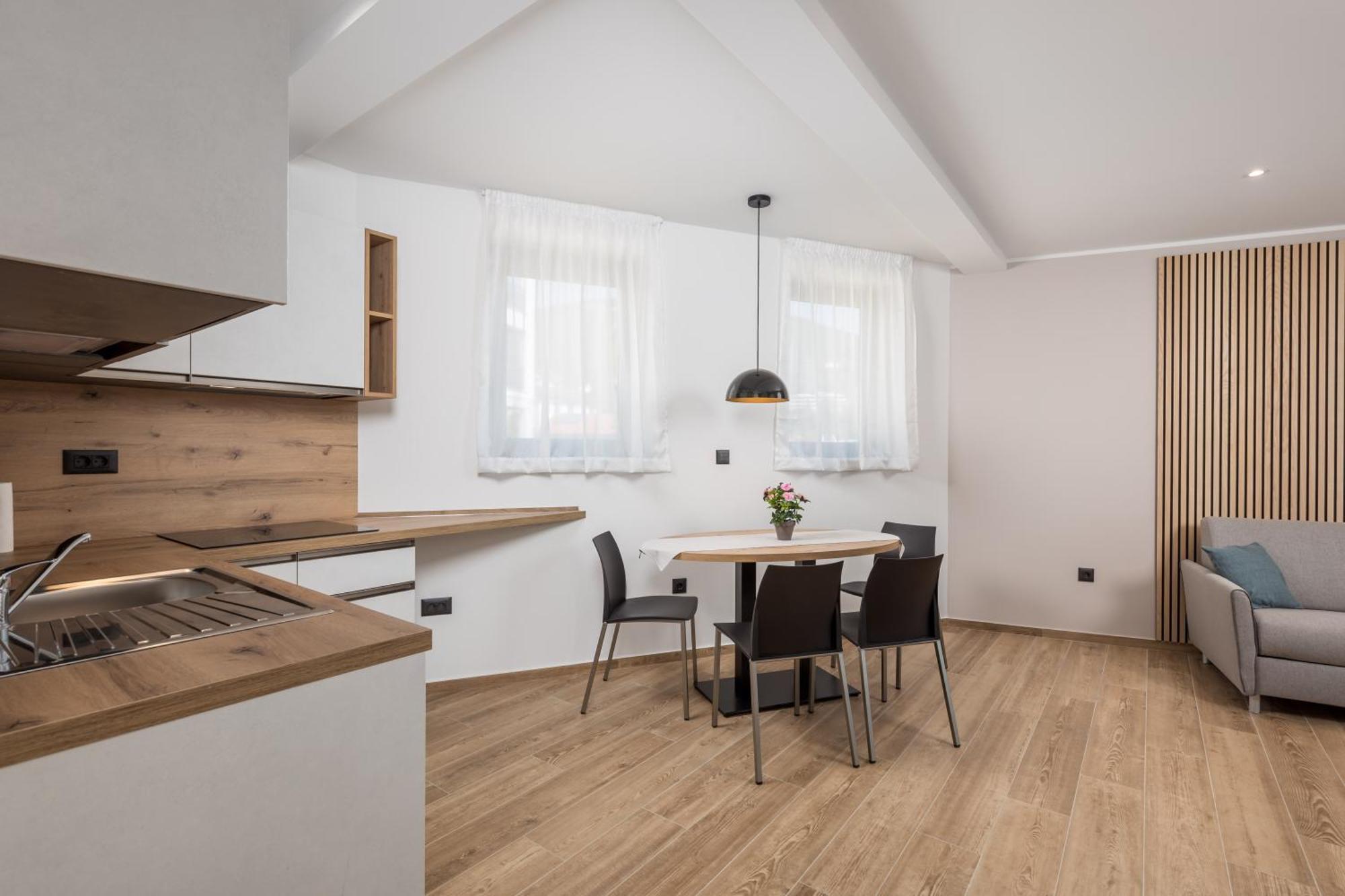 Belinda Apartments With Balcony & Private Parking Opatija Dış mekan fotoğraf